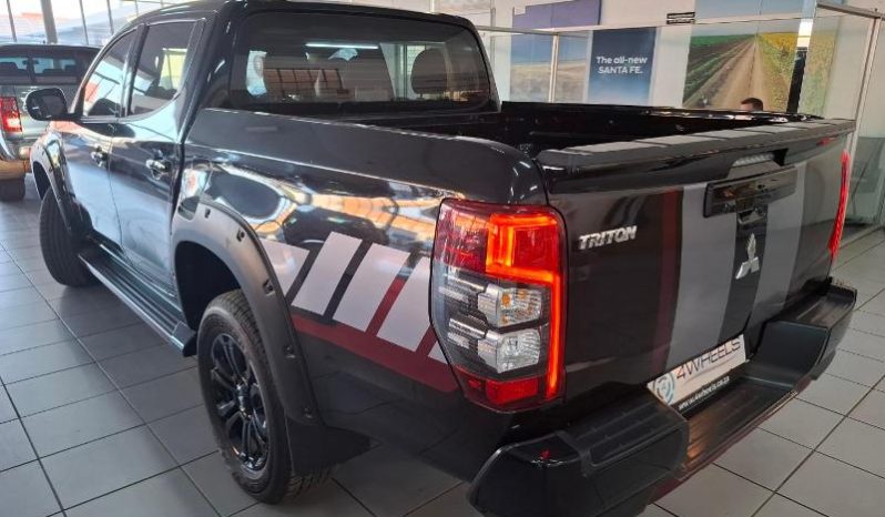 
								Mitsubishi Triton 2.4 Athlete D Cab 4X4 At full									
