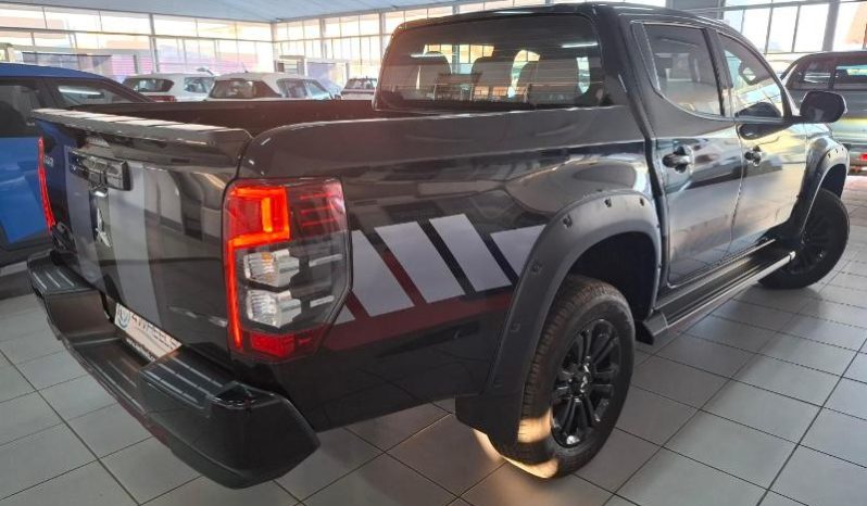 
								Mitsubishi Triton 2.4 Athlete D Cab 4X4 At full									