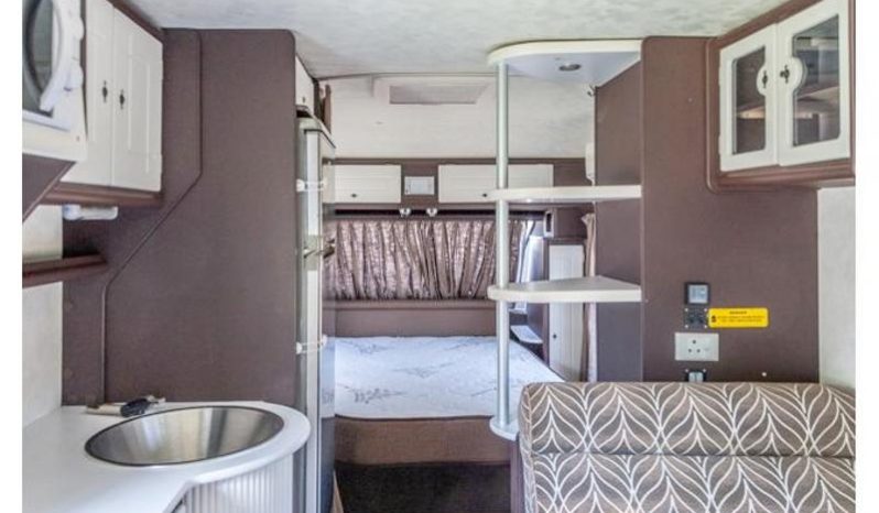 
								Caravan Jurgens Exclusive full									