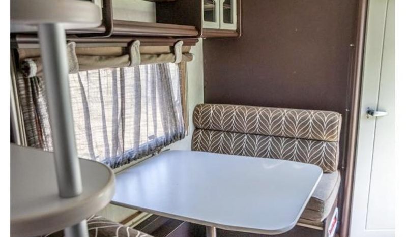 
								Caravan Jurgens Exclusive full									