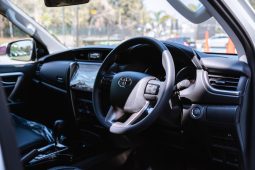 
										Toyota Fortuner 2.4 Gd-6 Rb At full									