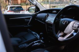 
										Toyota Fortuner 2.4 Gd-6 Rb At full									