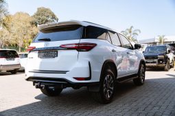 
										Toyota Fortuner 2.4 Gd-6 Rb At full									