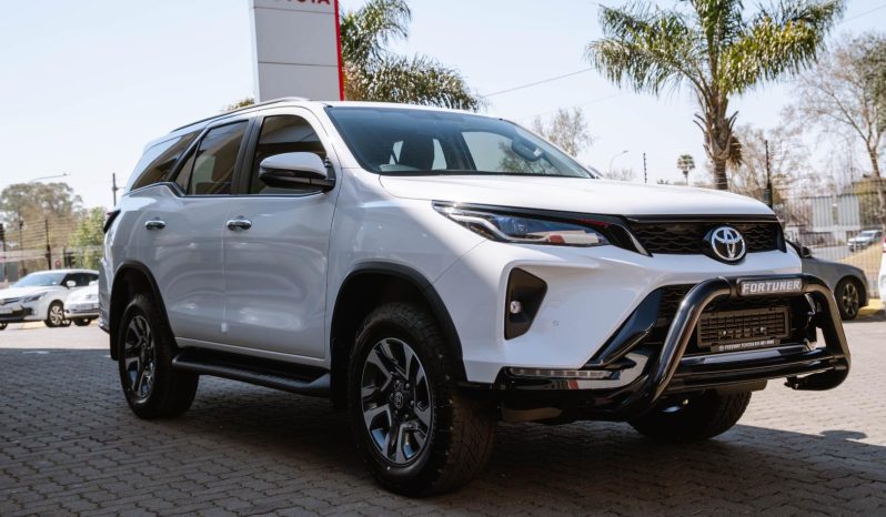 
								Toyota Fortuner 2.4 Gd-6 Rb At full									