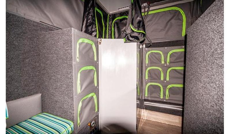
								Caravan Tuff Cats Shumba Max Elite full									
