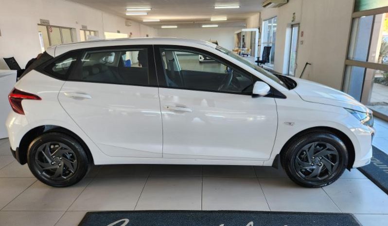 
								Hyundai I20 1.4 Premium At full									
