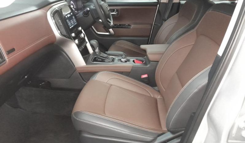 
								Mahindra Scorpio N Z8 4X4 At full									