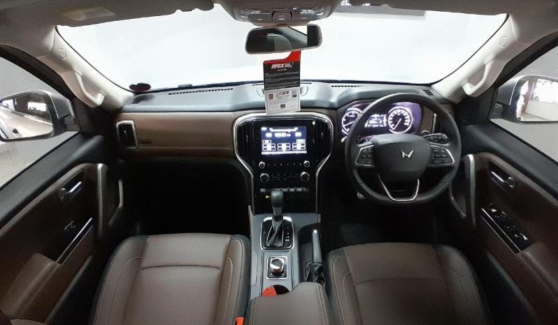 
								Mahindra Scorpio N Z8 4X4 At full									