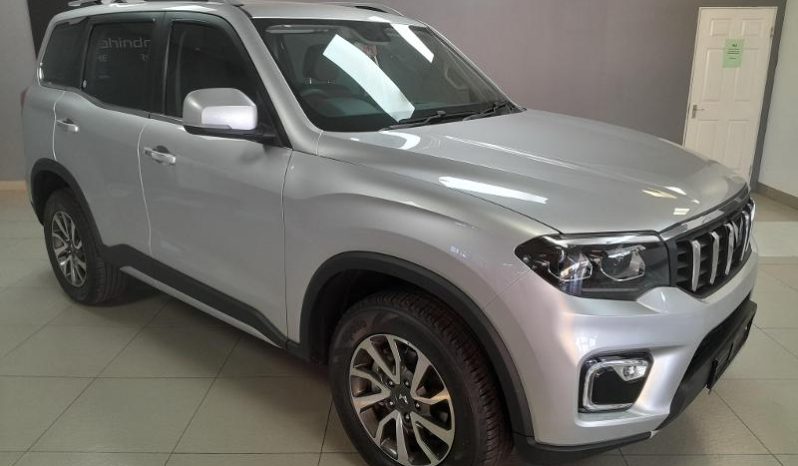 
								Mahindra Scorpio N Z8 4X4 At full									