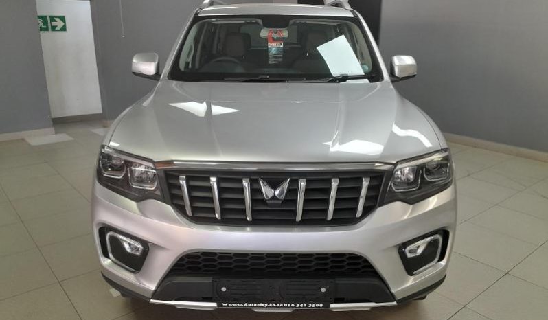 
								Mahindra Scorpio N Z8 4X4 At full									
