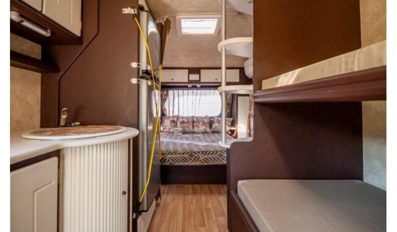 
								Caravan Jurgens Exclusive full									