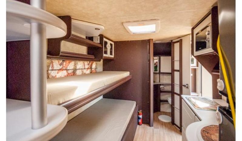 
								Caravan Jurgens Exclusive full									