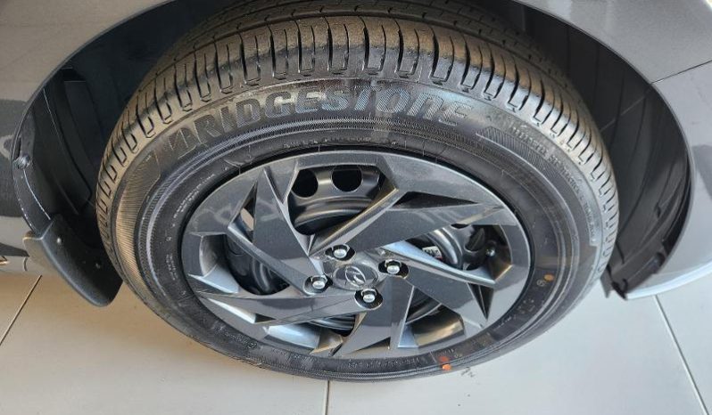 
								Hyundai I20 1.2 Premium full									