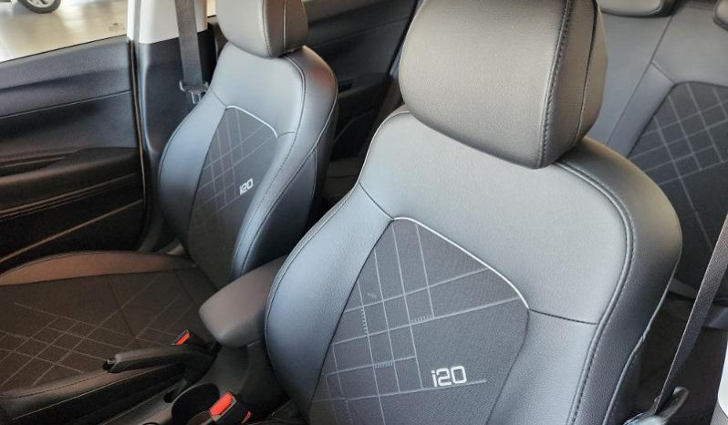 
								Hyundai I20 1.2 Premium full									