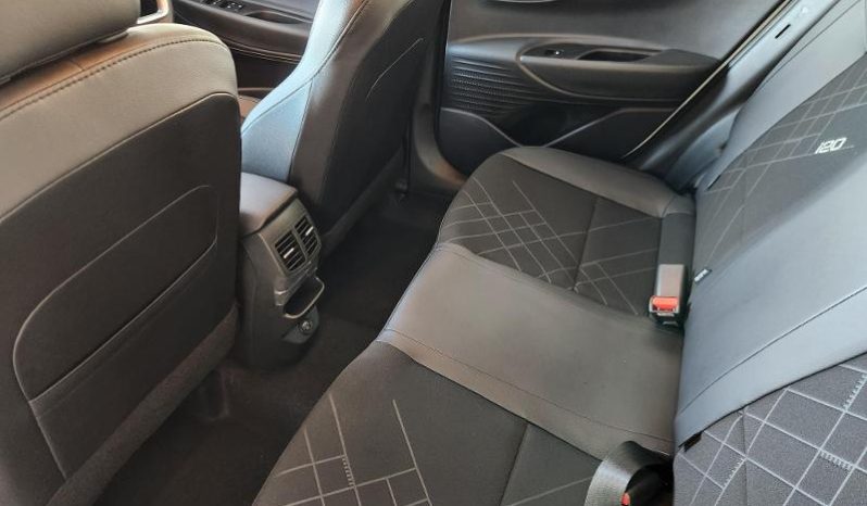 
								Hyundai I20 1.2 Premium full									