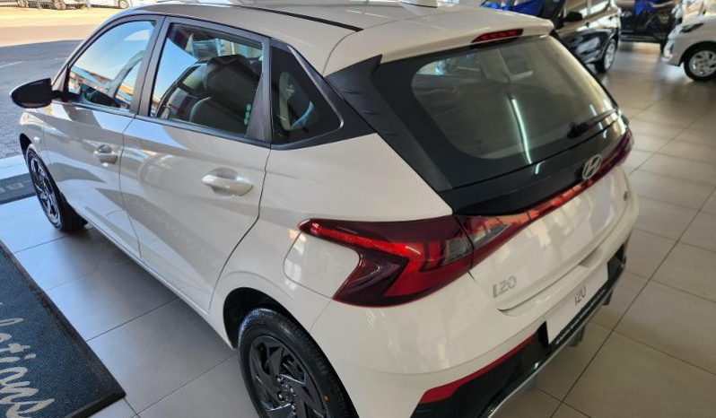 
								Hyundai I20 1.2 Premium full									