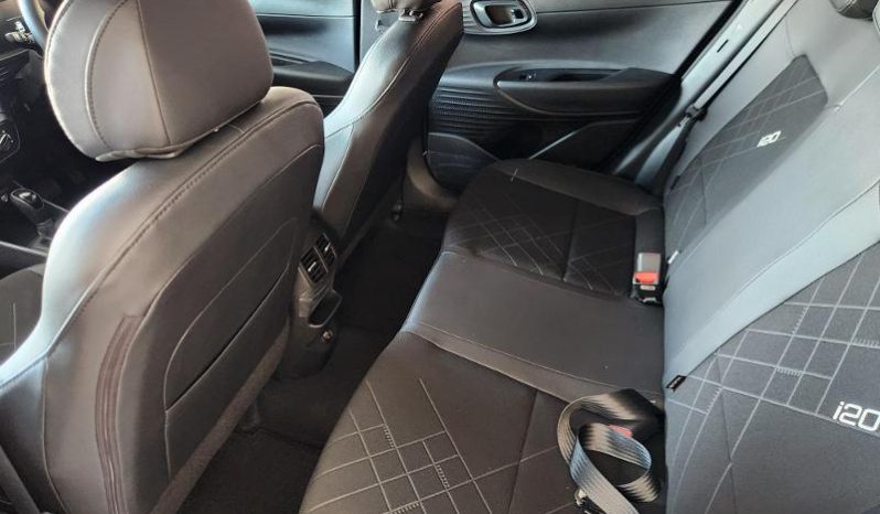 
								Hyundai I20 1.4 Premium At full									
