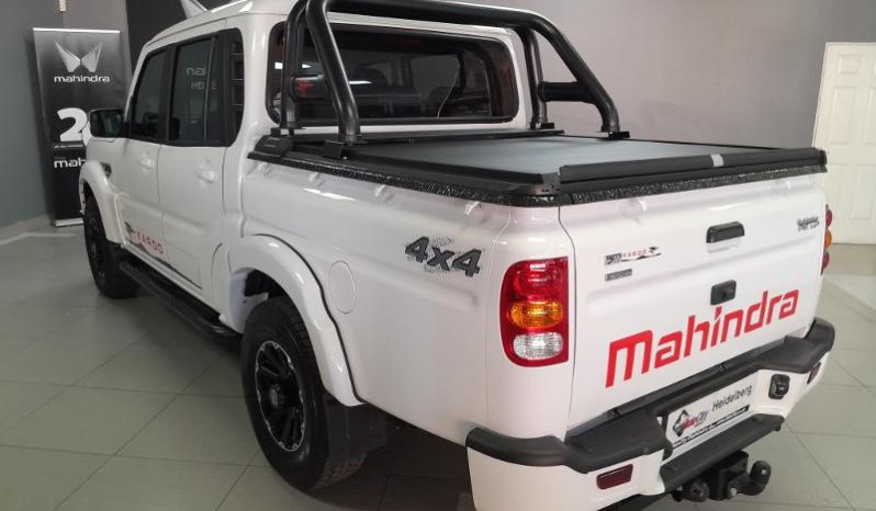 
								Mahindra Pik Up 2.2 Mhawk D Cab 4X4 Karoo S11 At full									