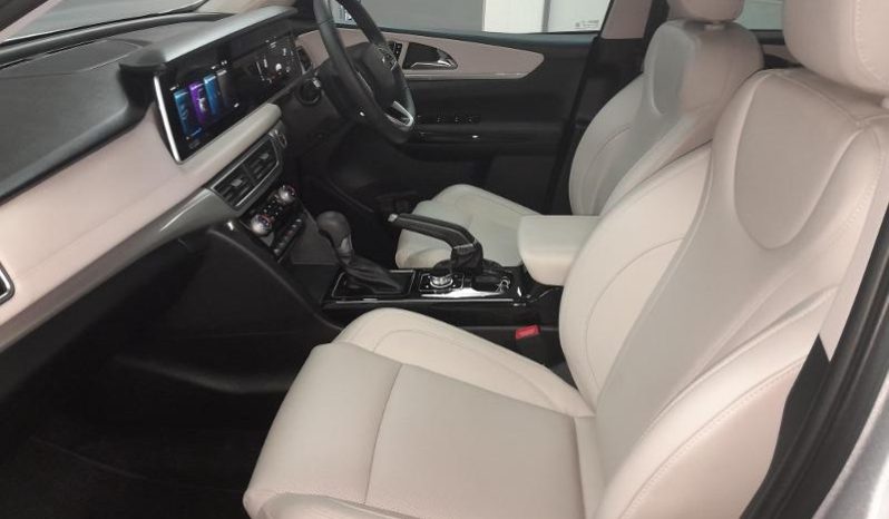 
								Mahindra Xuv 700 Ax7 full									