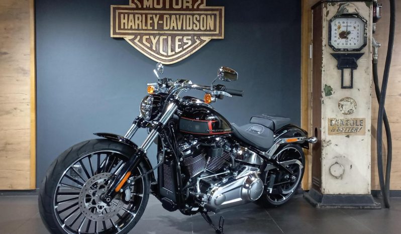 
								Harley Davidson Softail Breakout 117 full									