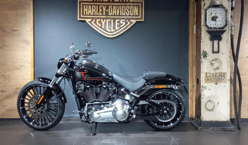 
								Harley Davidson Softail Breakout 117 full									
