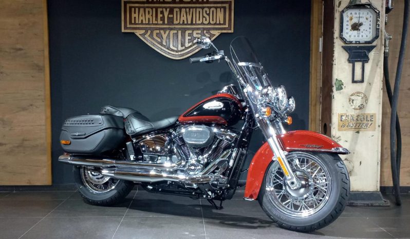 
								Harley Davidson Softail Heritage Classic 114 full									