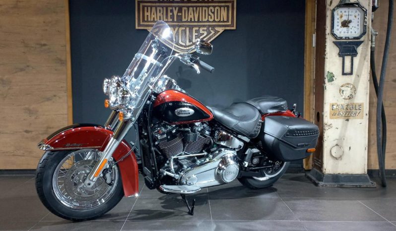 
								Harley Davidson Softail Heritage Classic 114 full									
