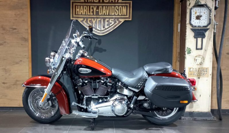 
								Harley Davidson Softail Heritage Classic 114 full									