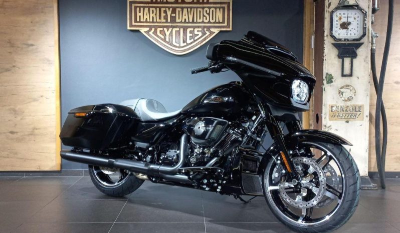 
								Harley Davidson Street Glide FLHX full									