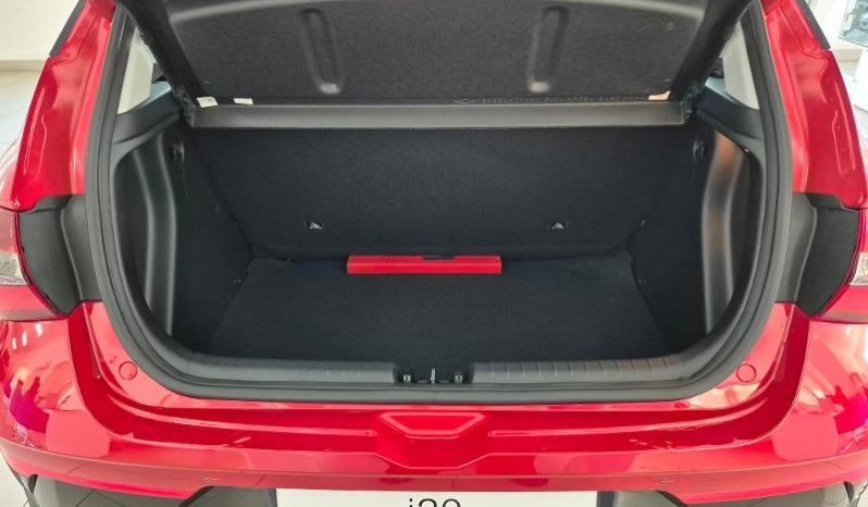 
								Hyundai I20 1.4 Premium At full									