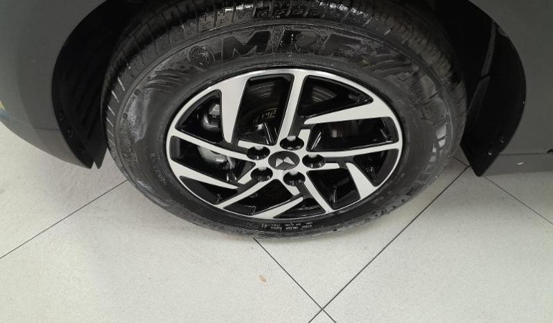 
								Mahindra XUV 3X0 1.2 AX5 MT full									