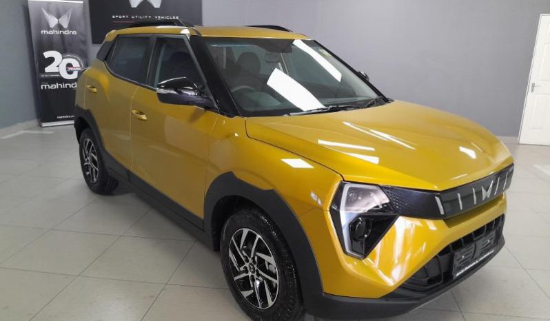 
								Mahindra XUV 3X0 1.2 AX5 MT full									