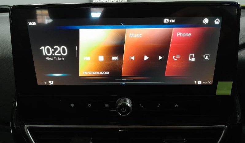 
								Mahindra XUV 3X0 1.2 AX5 MT full									