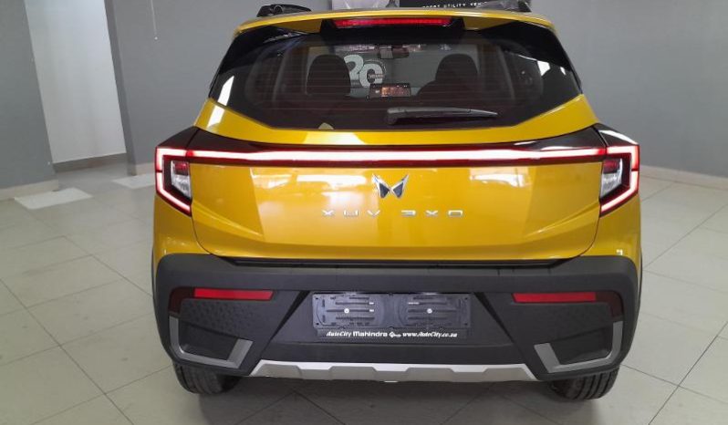 
								Mahindra XUV 3X0 1.2 AX5 MT full									