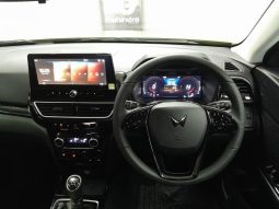 
										Mahindra XUV 3X0 1.2 AX5 MT full									