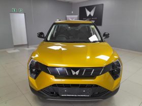 Mahindra XUV 3X0 1.2 AX5 MT