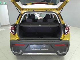 Mahindra XUV 3X0 1.2 AX5 MT