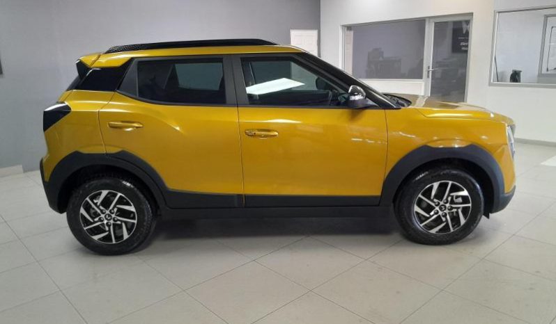 
								Mahindra XUV 3X0 1.2 AX5 MT full									