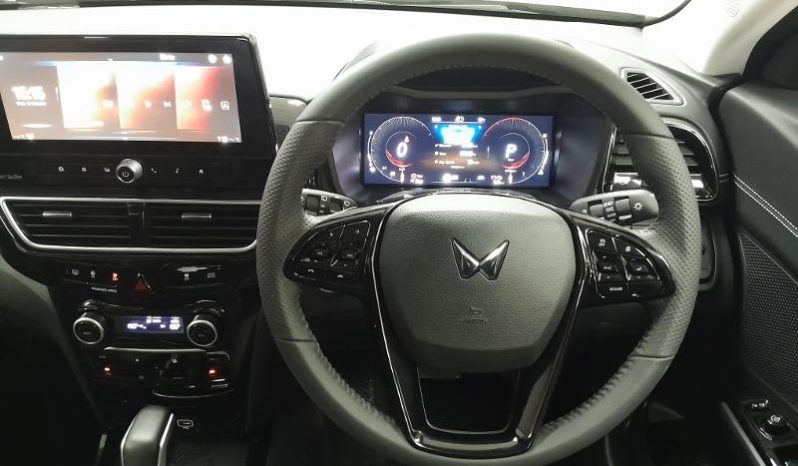 
								Mahindra Xuv3XO 1.2T Ax7l At full									