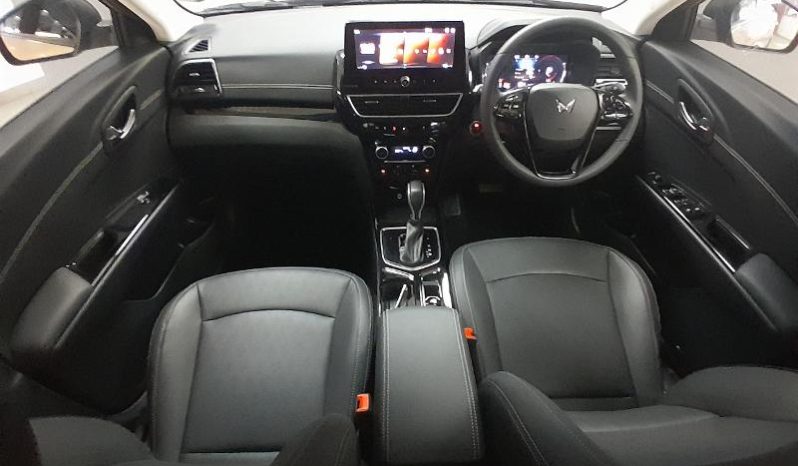 
								Mahindra Xuv3XO 1.2T Ax7l At full									