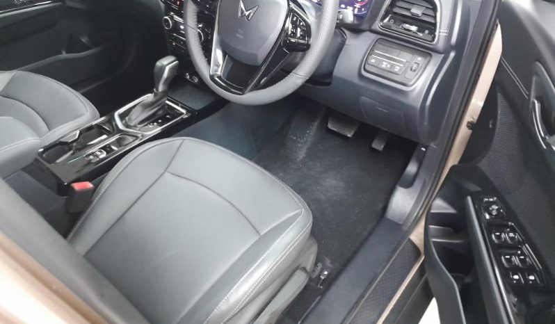 
								Mahindra Xuv3XO 1.2T Ax7l At full									
