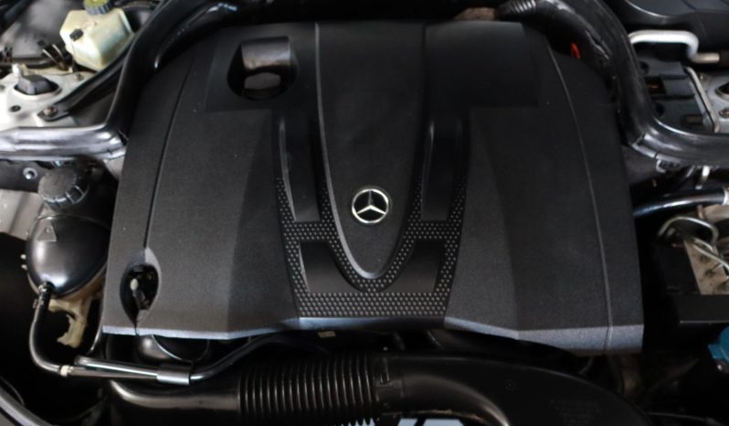 
								Mercedes Benz C-Class Sedan C 220cdi Avantgarde Touchshift full									
