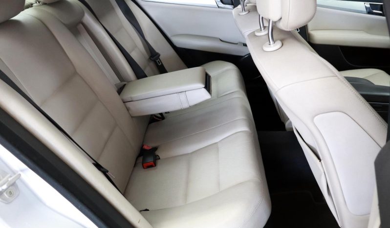 
								Mercedes Benz C-Class Sedan C 220cdi Avantgarde Touchshift full									