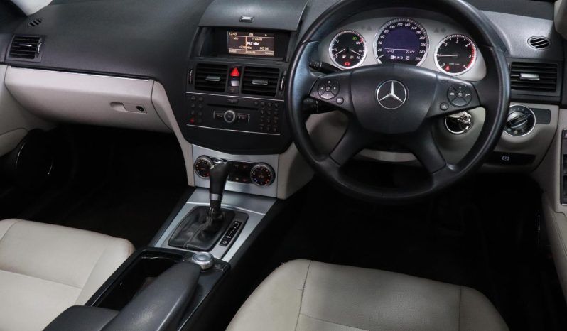 
								Mercedes Benz C-Class Sedan C 220cdi Avantgarde Touchshift full									
