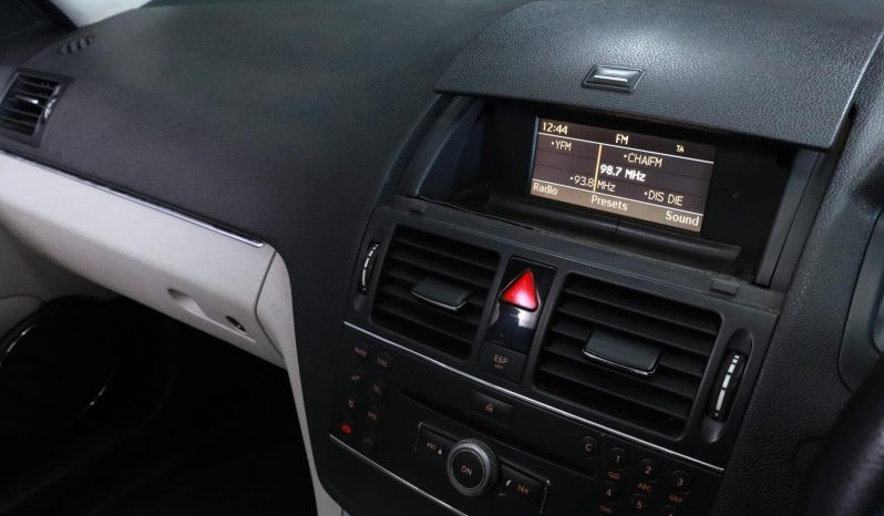 
								Mercedes Benz C-Class Sedan C 220cdi Avantgarde Touchshift full									
