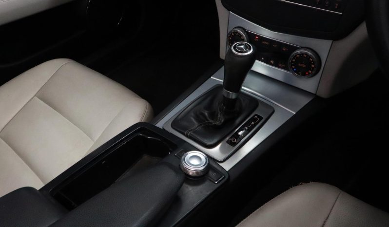 
								Mercedes Benz C-Class Sedan C 220cdi Avantgarde Touchshift full									
