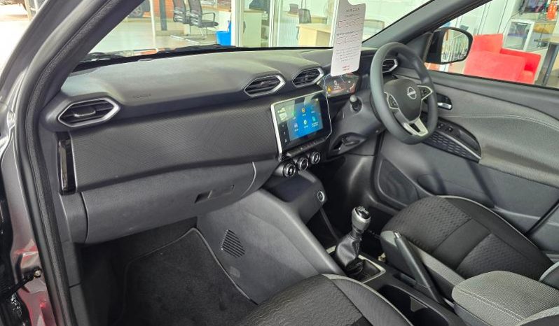 
								Nissan Magnite 1.0 Acenta full									