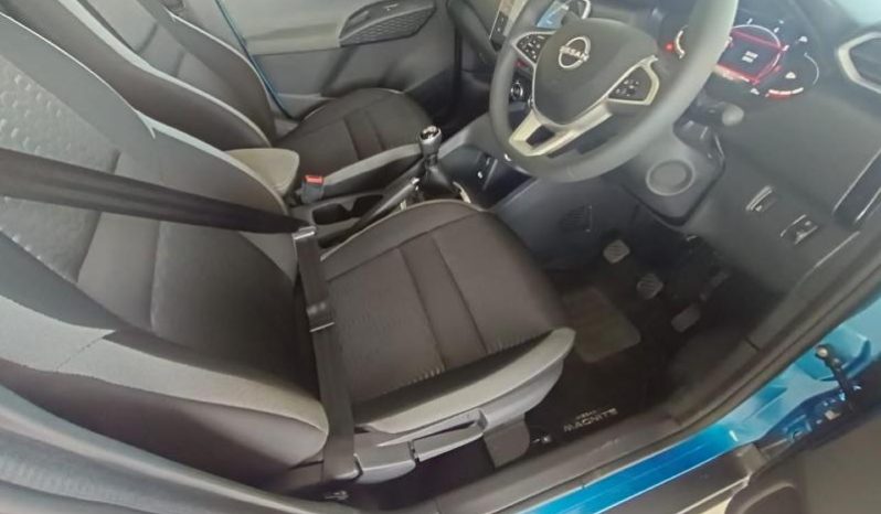 
								Nissan Magnite 1.0 Acenta full									