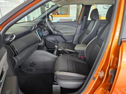 
										Nissan Magnite 1.0T Acenta full									