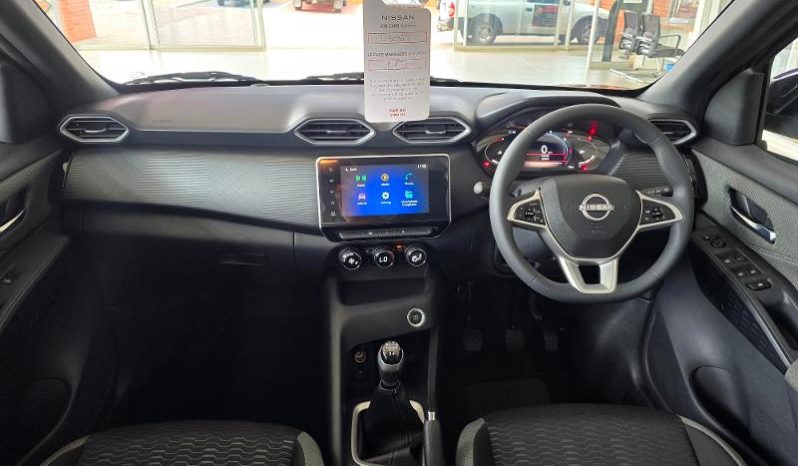 
								Nissan Magnite 1.0T Acenta full									